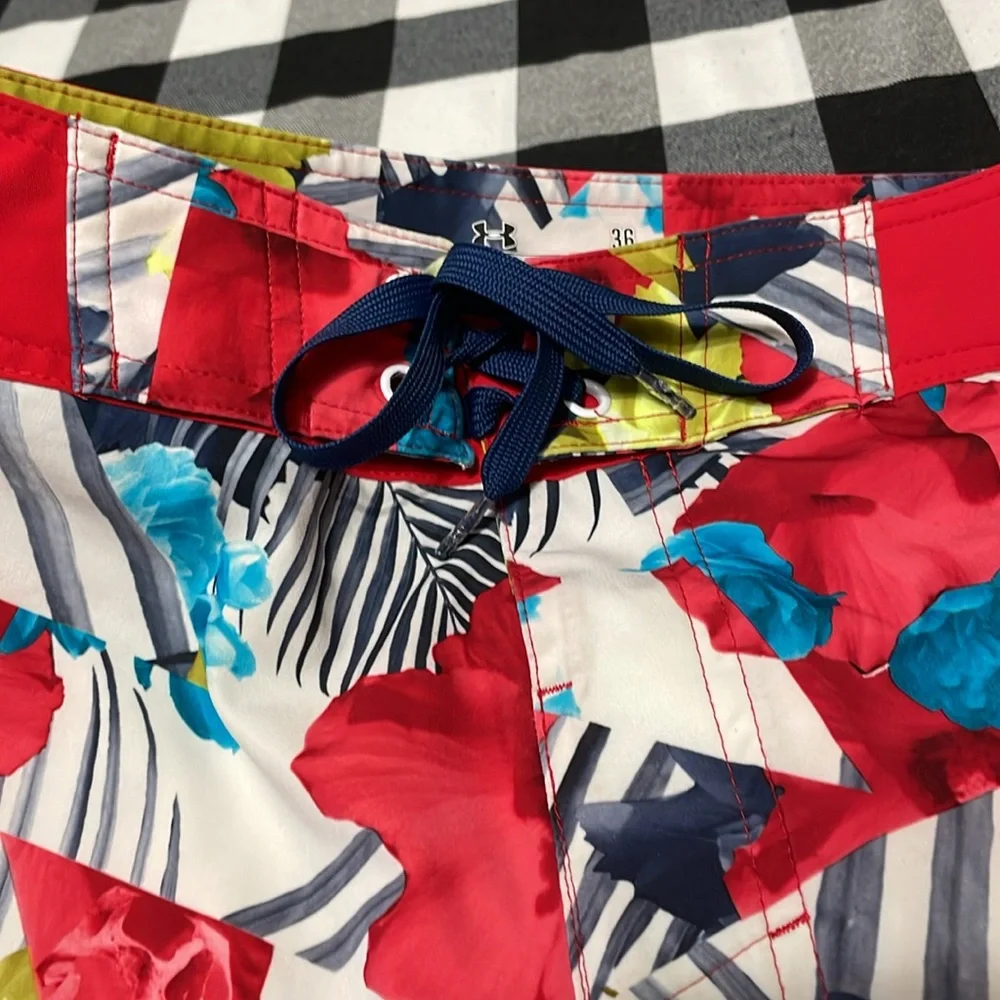 Under Armour Loose Floral Hawaiian Tropical Swim Trunks Size 36 Shorts Red Blue